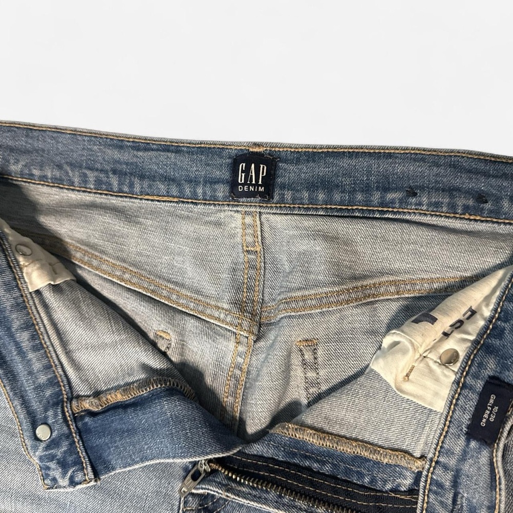 GAP Boyfriend Jeans in Faded Blue - Picture 2 of 4